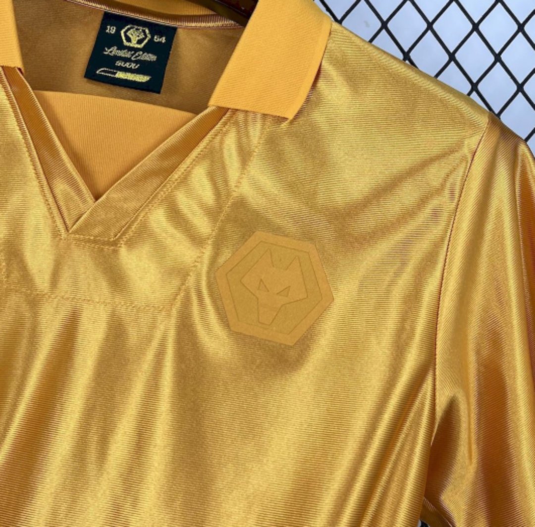 Wolves Special Edition 70 Year Kit