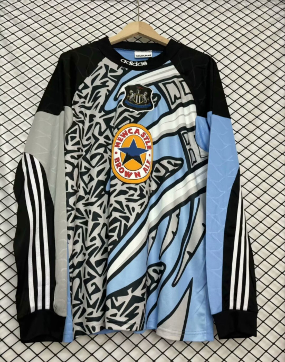 Newcastle Goalkeeper Retro 95/96 Kit