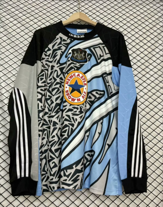 Newcastle Goalkeeper Retro 95/96 Kit